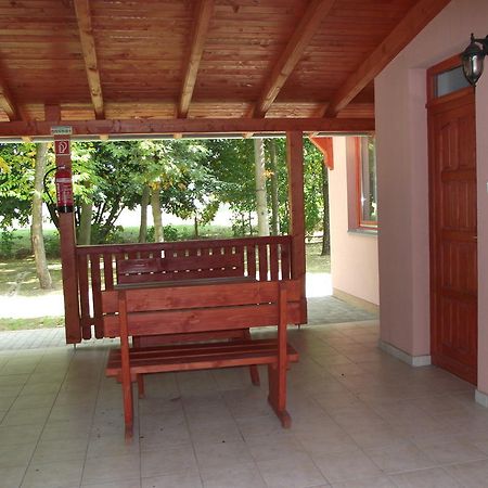 Sarkany Apartman, Sarkany Wellness Es Gyogyfuerdo Nyirbator Exterior photo
