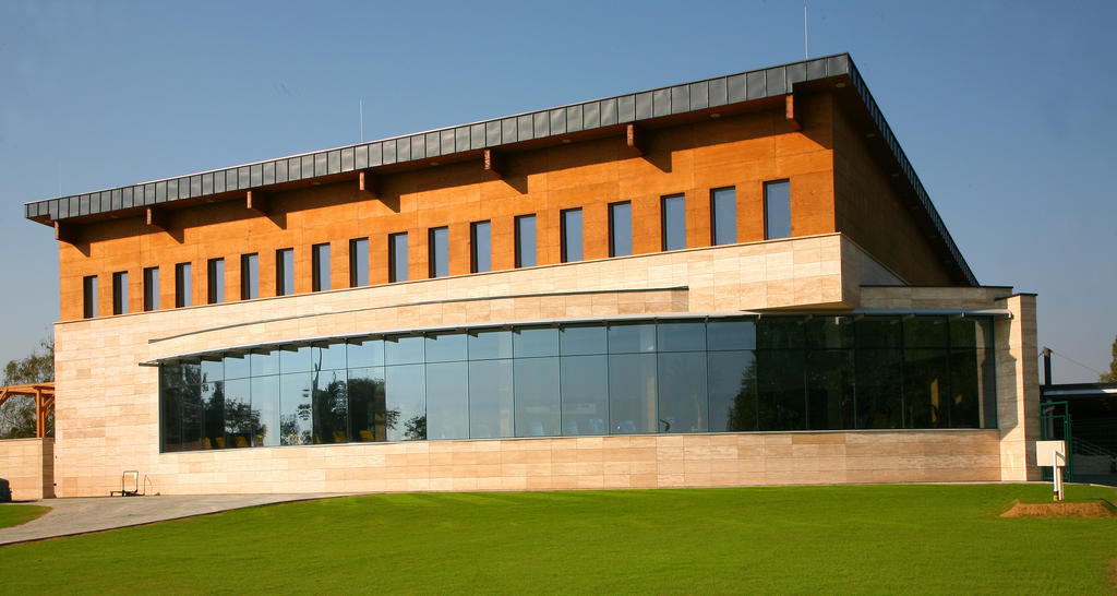 Sarkany Apartman, Sarkany Wellness Es Gyogyfuerdo Nyirbator Exterior photo