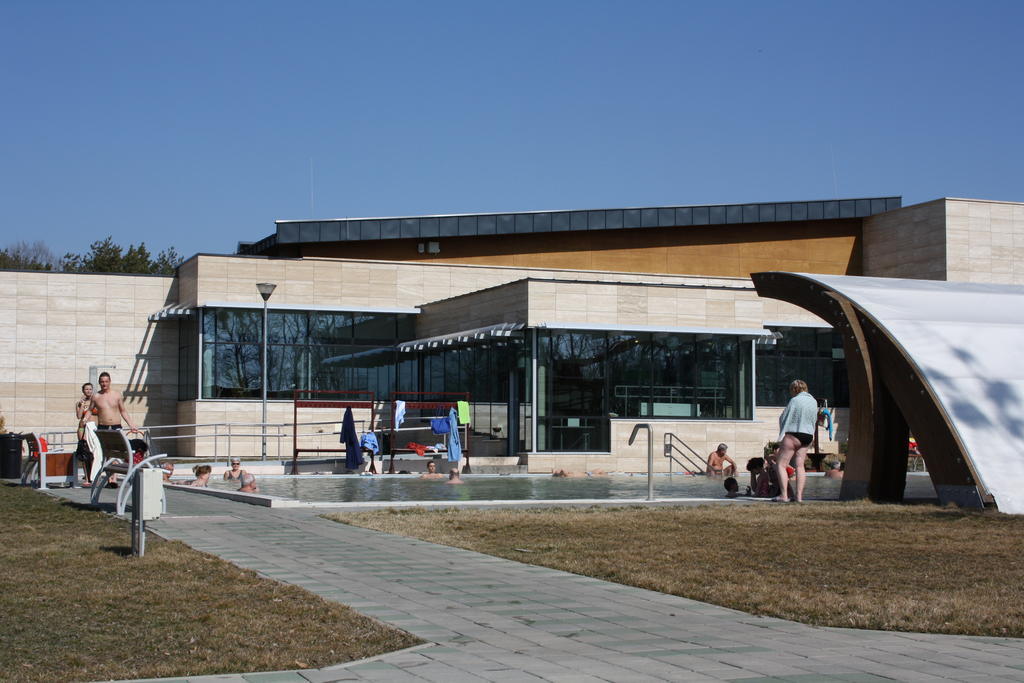 Sarkany Apartman, Sarkany Wellness Es Gyogyfuerdo Nyirbator Exterior photo