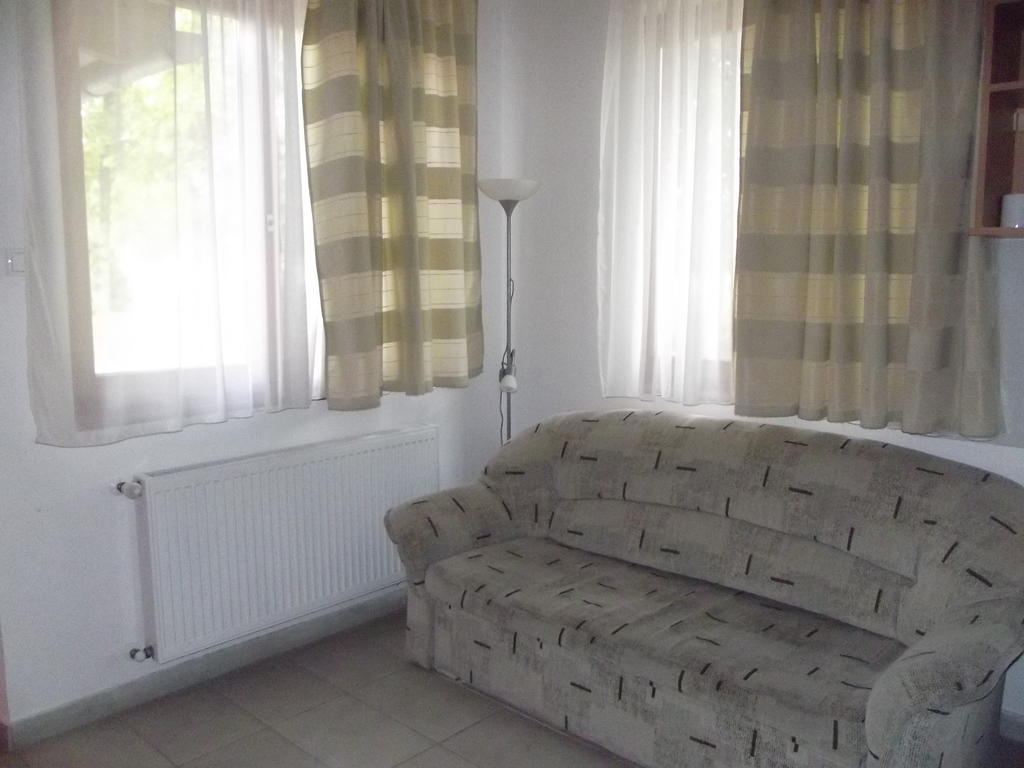 Sarkany Apartman, Sarkany Wellness Es Gyogyfuerdo Nyirbator Room photo